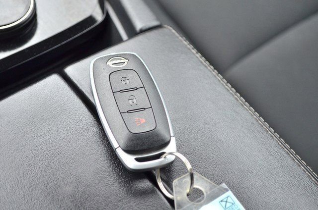 Used 2024 Nissan Rogue S image 26