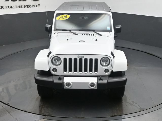 Used 2016 Jeep Wrangler Unlimited Sahara w/ Connectivity Group AWD/4WD image 57