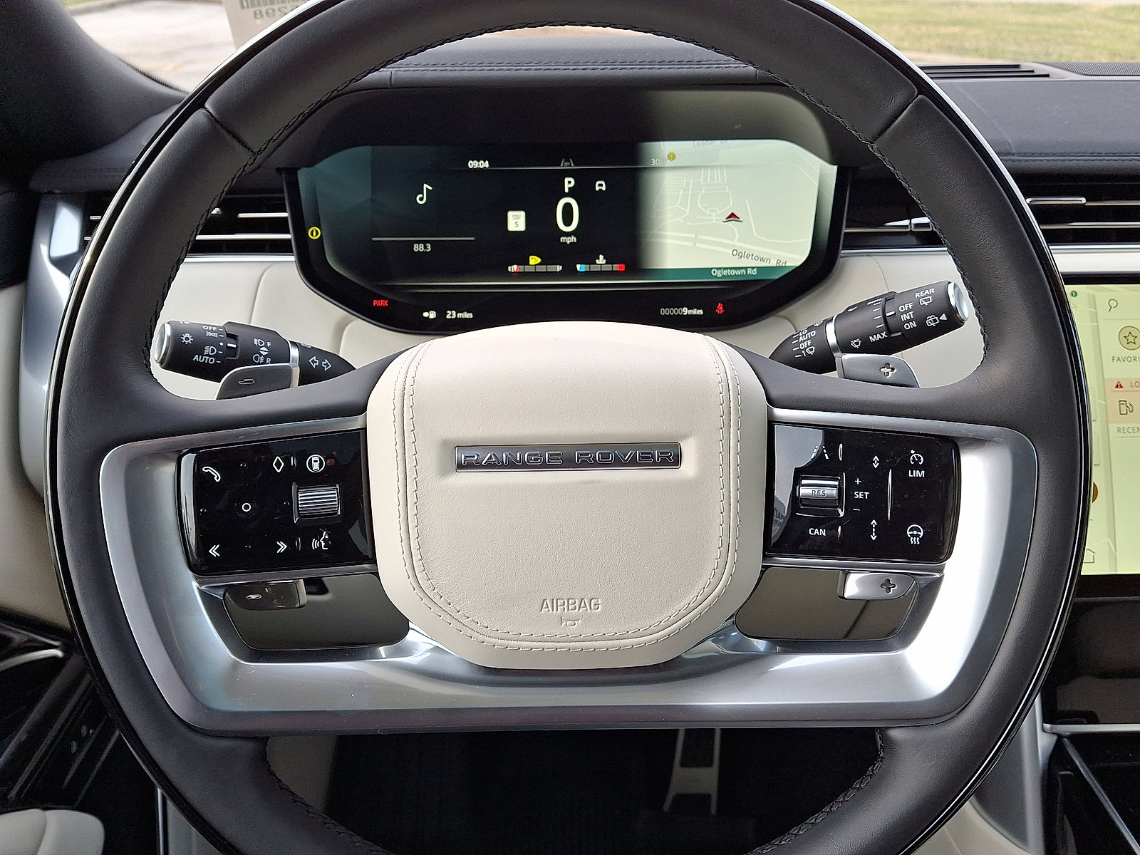 New 2026 Land Rover Range Rover Long Wheelbase SE image 5