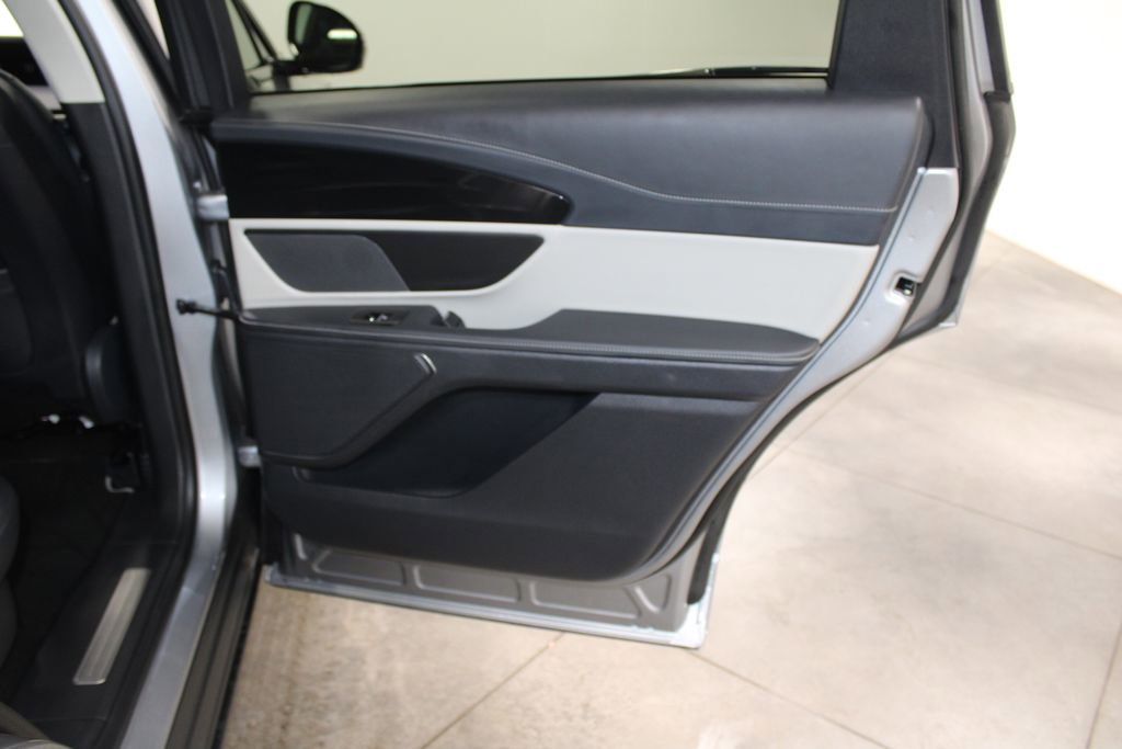 Used 2024 Lincoln Nautilus Reserve image 36