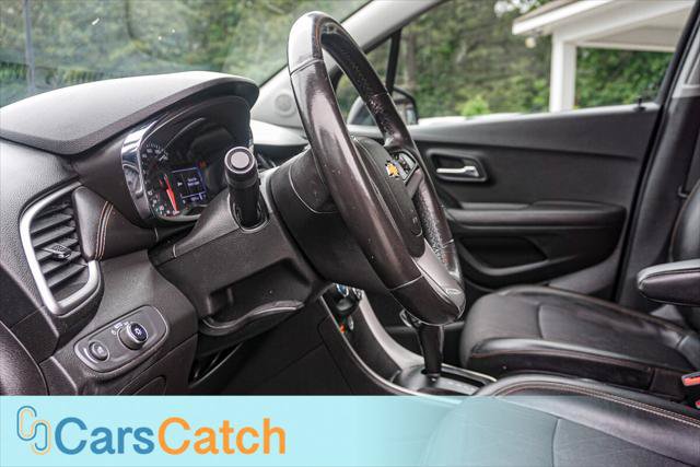 Used 2020 Chevrolet Trax LT w/ LT Convenience Package FWD image 19