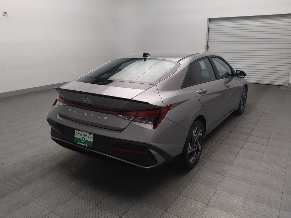 Used 2025 Hyundai Elantra Sport FWD image 9