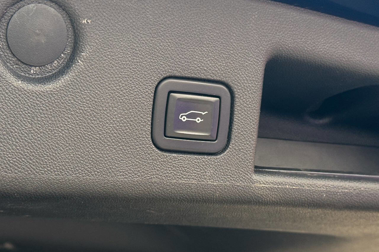 Used 2021 Chevrolet Equinox LT AWD/4WD image 17