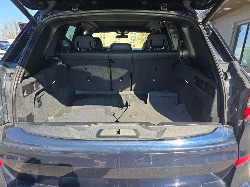 Used 2021 BMW X5 xDrive40i w/ M Sport Package image 14