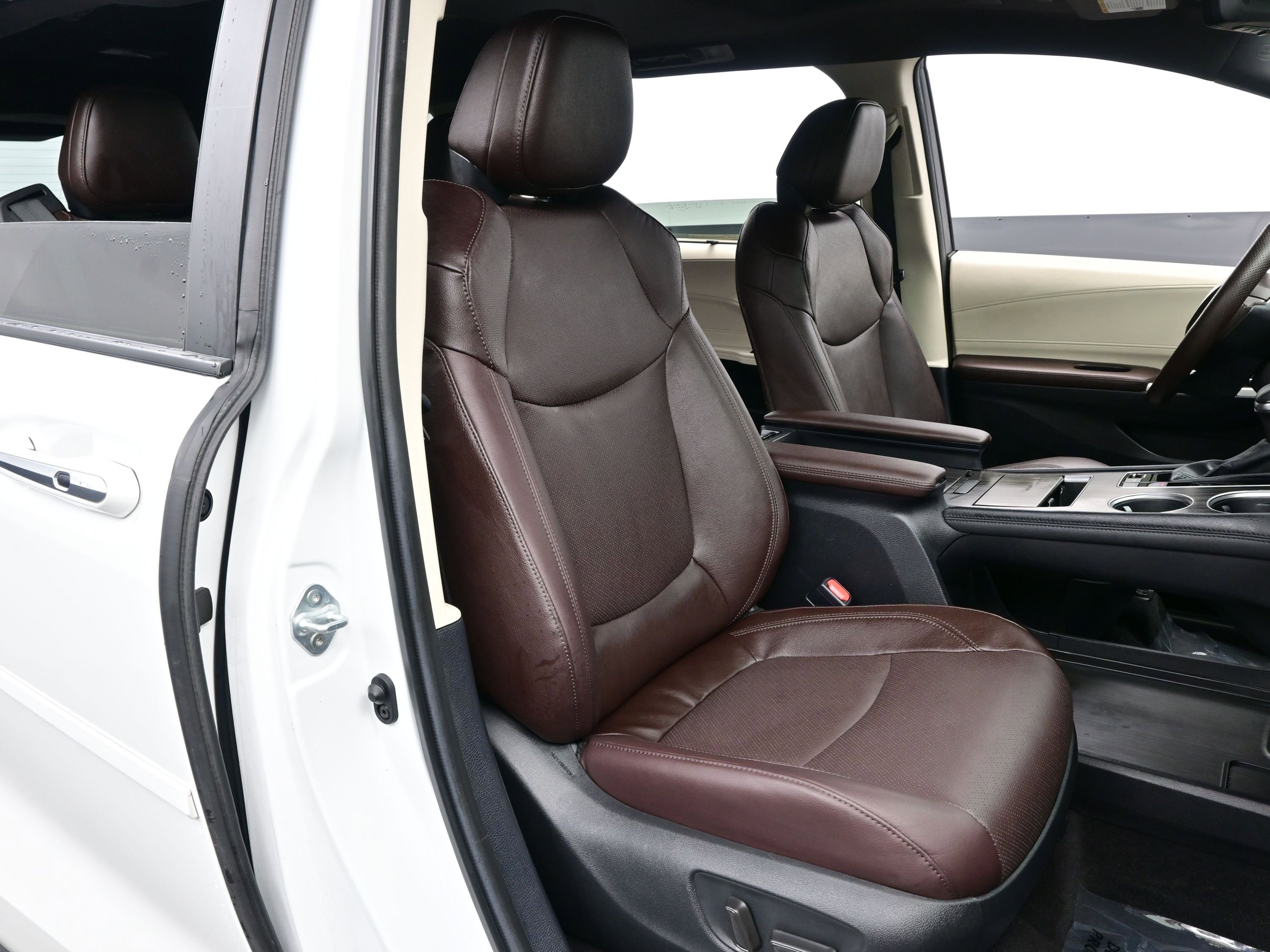 Used 2024 Toyota Sienna Platinum image 13