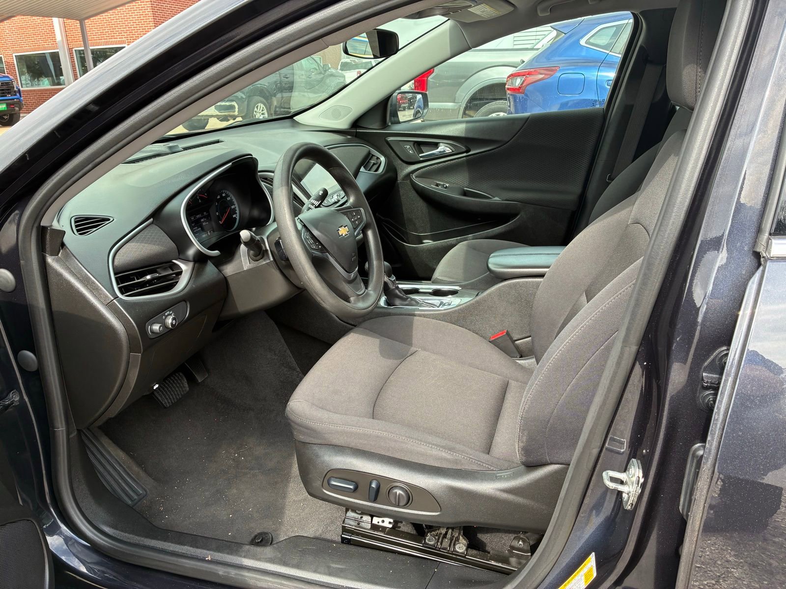 Used 2023 Chevrolet Malibu LT video 2