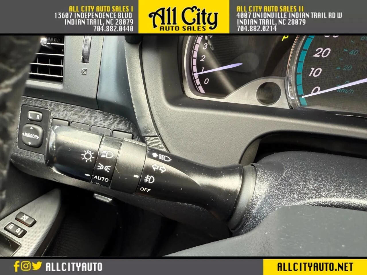 Used 2013 Toyota Venza XLE image 24