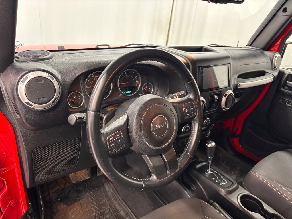 Used 2016 Jeep Wrangler Unlimited Sahara w/ Connectivity Group image 9