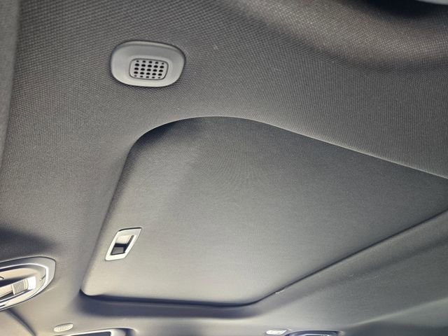 New 2025 Jeep Grand Cherokee Altitude AWD/4WD image 20