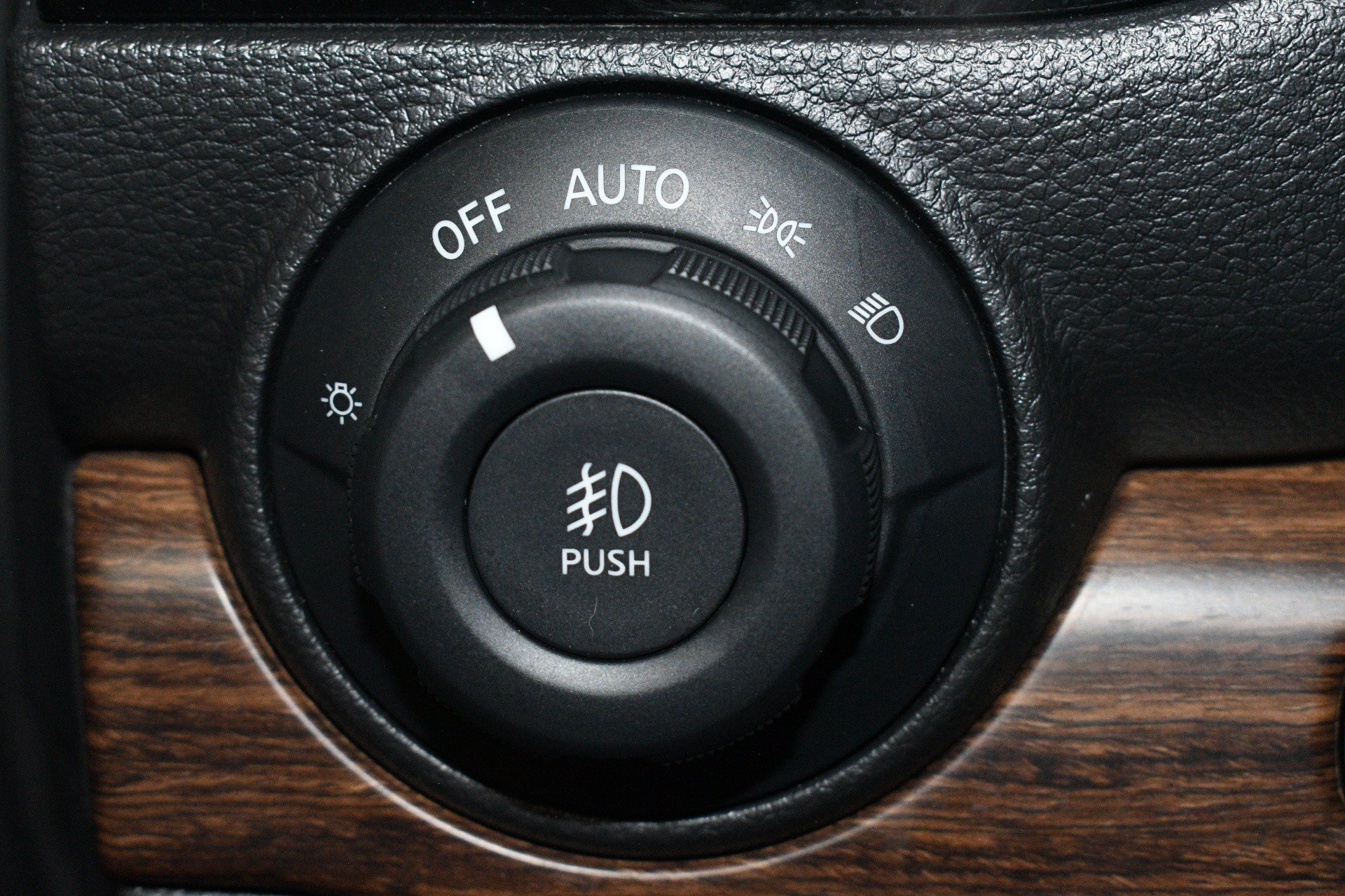 Used 2023 Nissan Titan Platinum Reserve w/ Moonroof Package AWD/4WD image 39