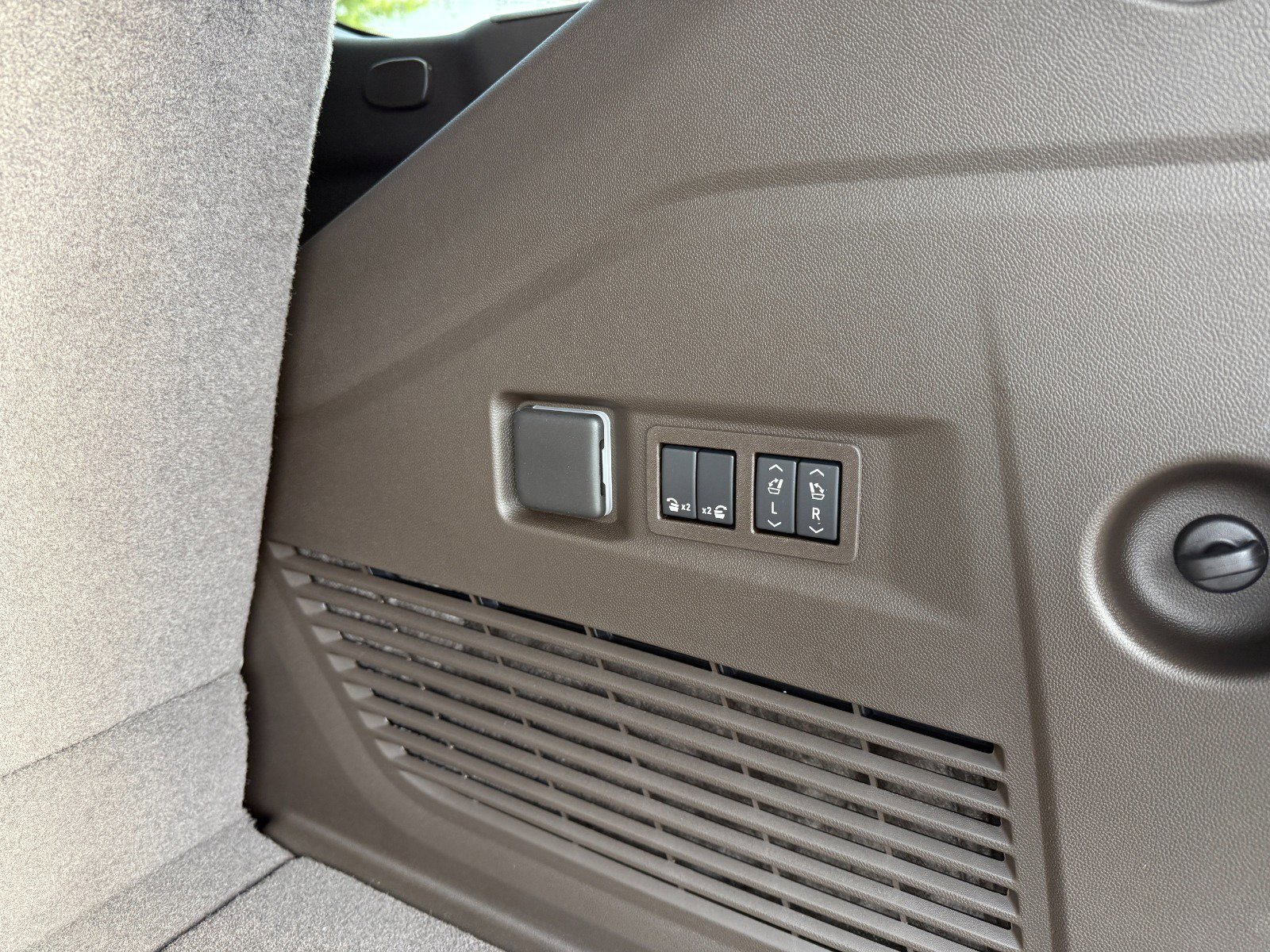 New 2026 GMC Yukon Elevation image 21