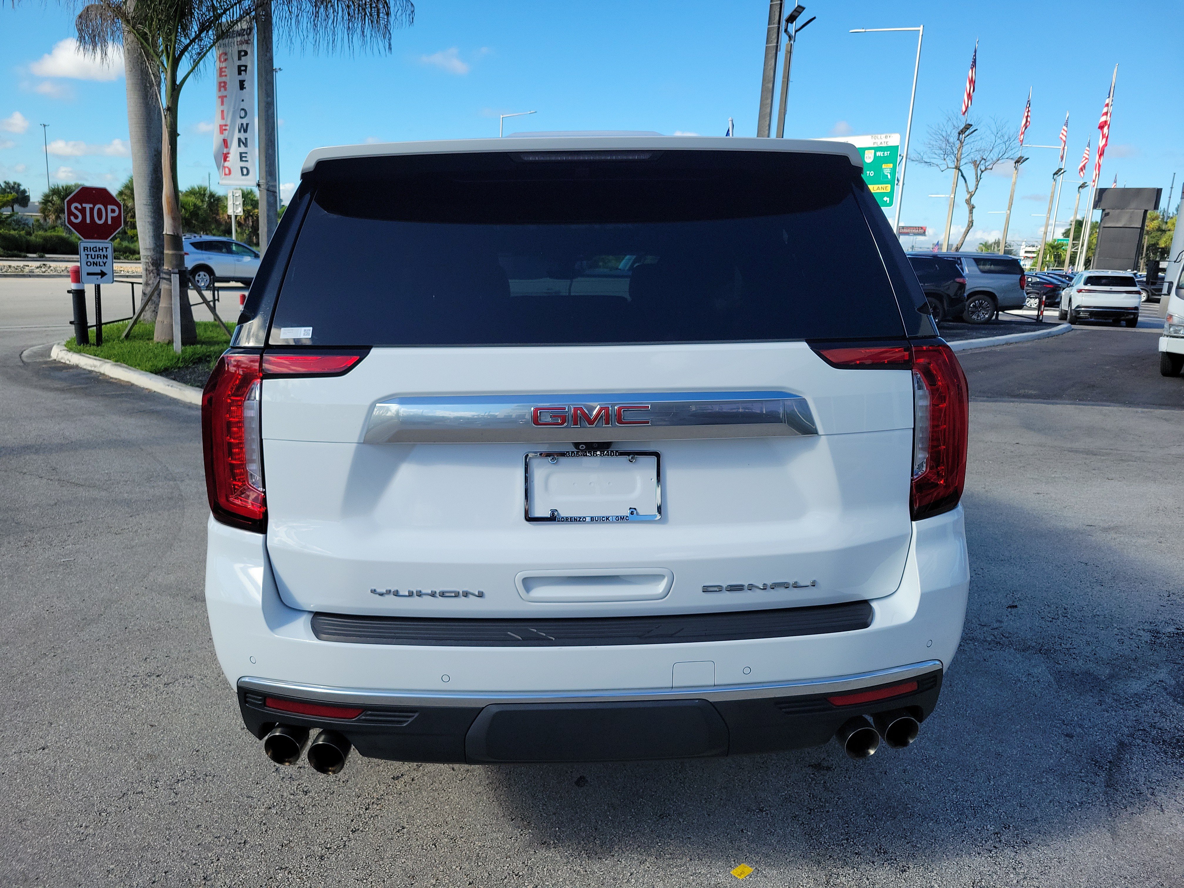 Used 2021 GMC Yukon XL Denali w/ Denali Premium Package RWD image 6