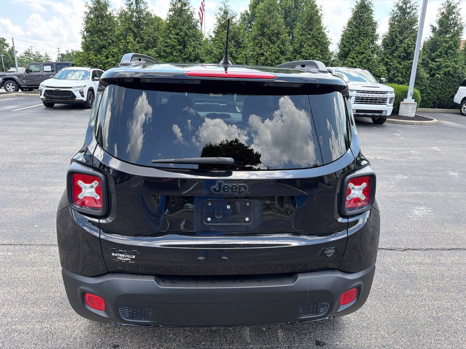 Used 2016 Jeep Renegade Latitude AWD/4WD image 4