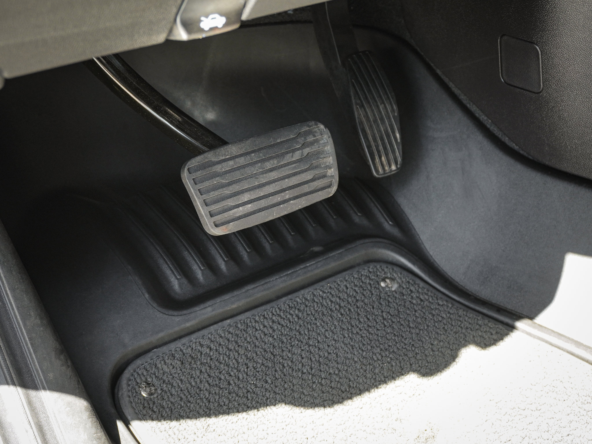 Used 2024 GMC Sierra 1500 AT4X image 16