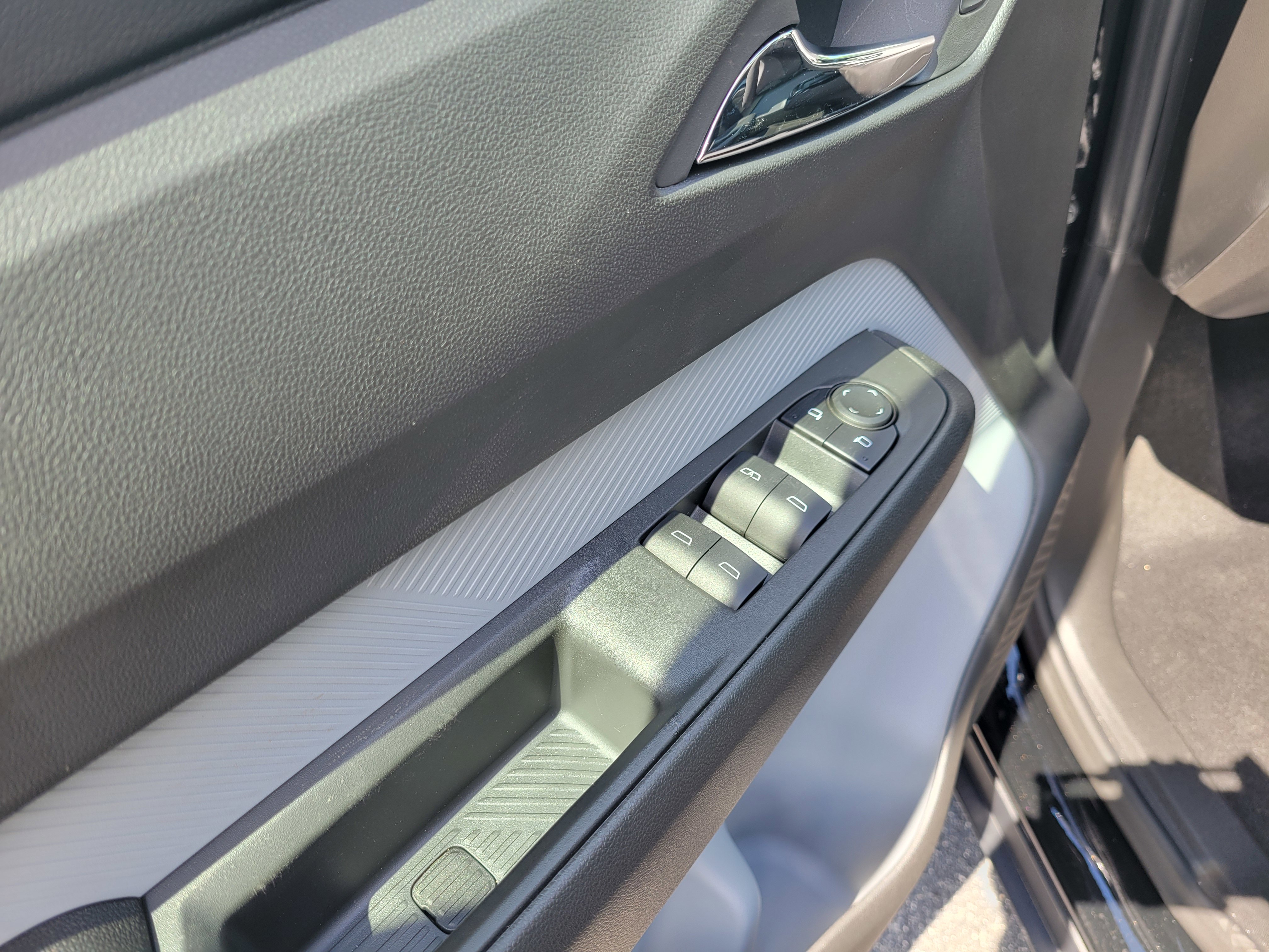 New 2027 Chevrolet Bolt RS w/ Technology Package image 25