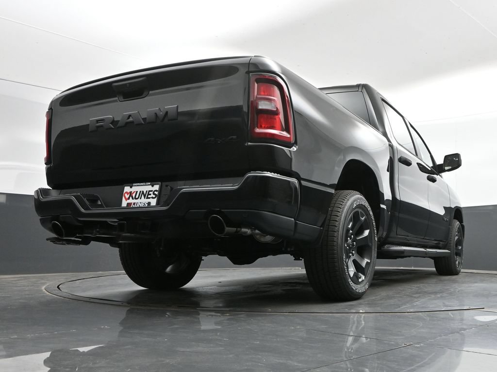 New 2026 RAM 1500 Express AWD/4WD image 32