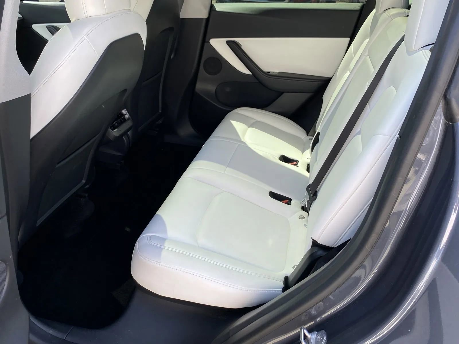 Used 2021 Tesla Model Y Long Range AWD/4WD image 9