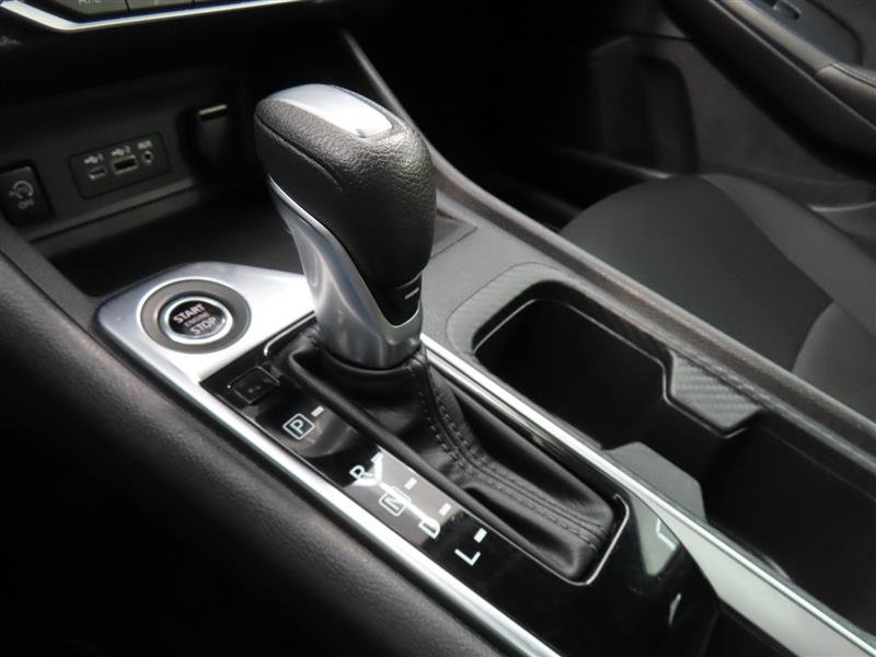 Used 2025 Nissan Sentra SV FWD image 28