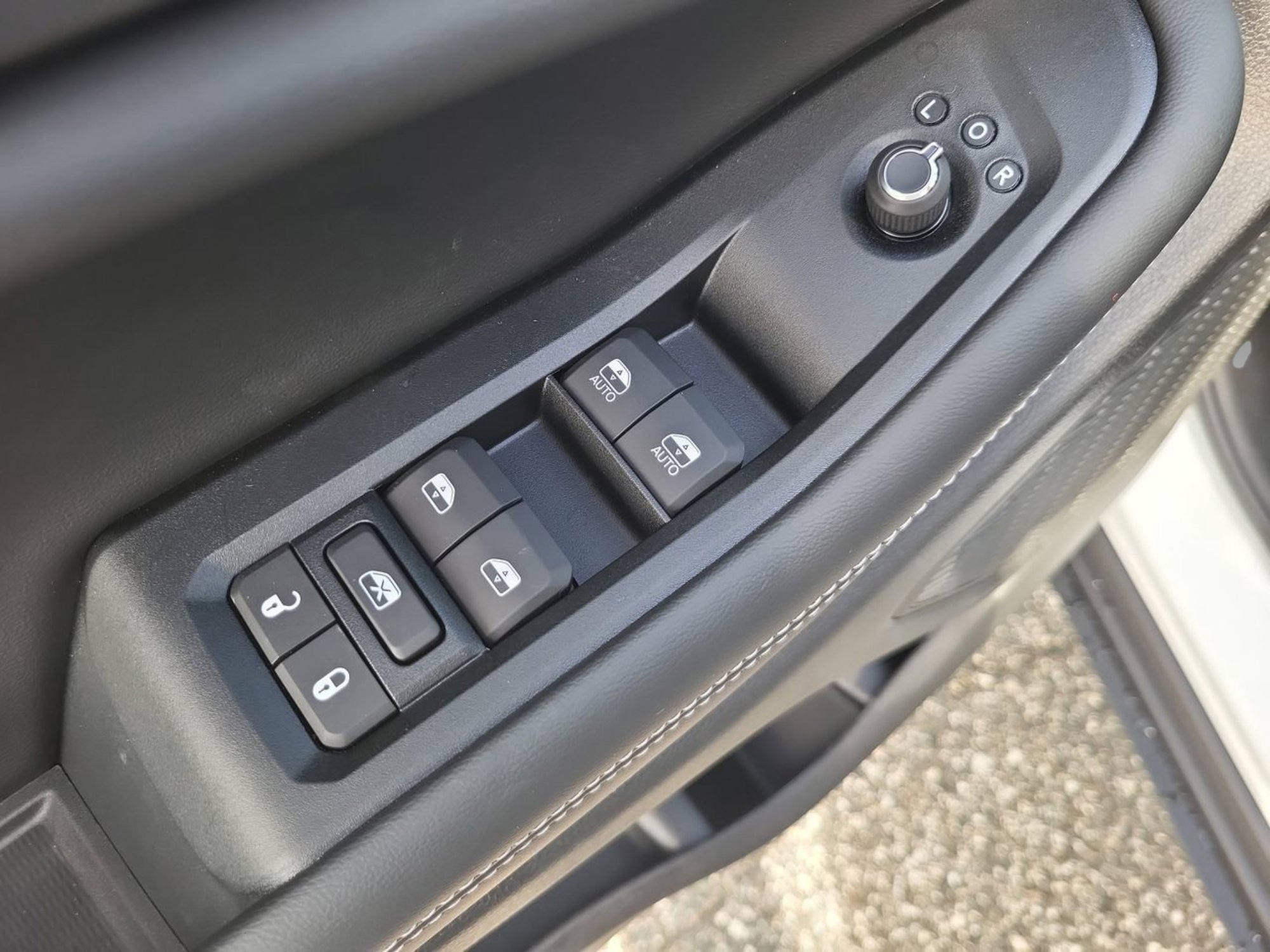 New 2025 Jeep Grand Cherokee L Altitude image 17