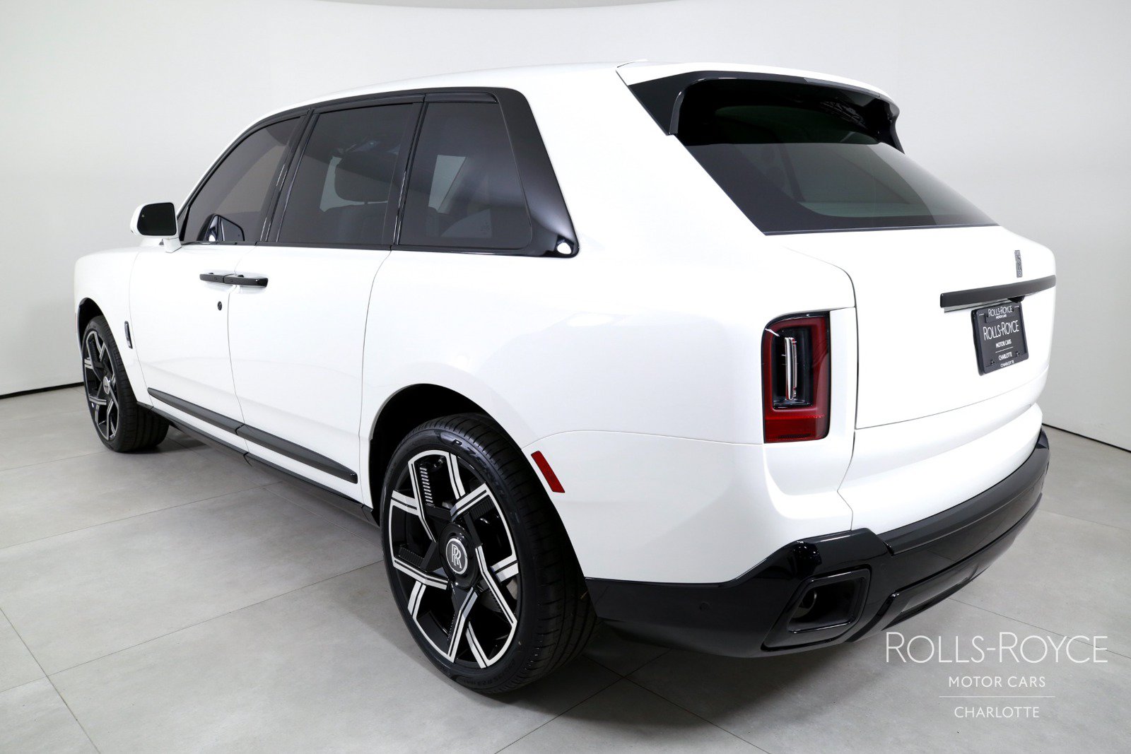 Used 2026 Rolls-Royce Cullinan AWD/4WD image 8