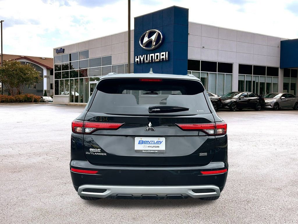 Used 2024 Mitsubishi Outlander SEL image 4