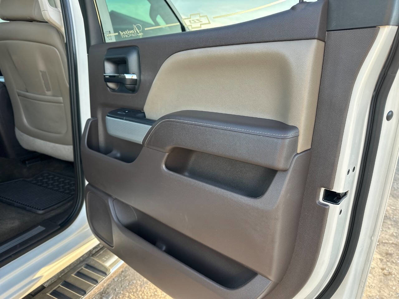 Used 2015 Chevrolet Silverado 1500 LTZ Z71 w/ Custom Sport Edition image 19