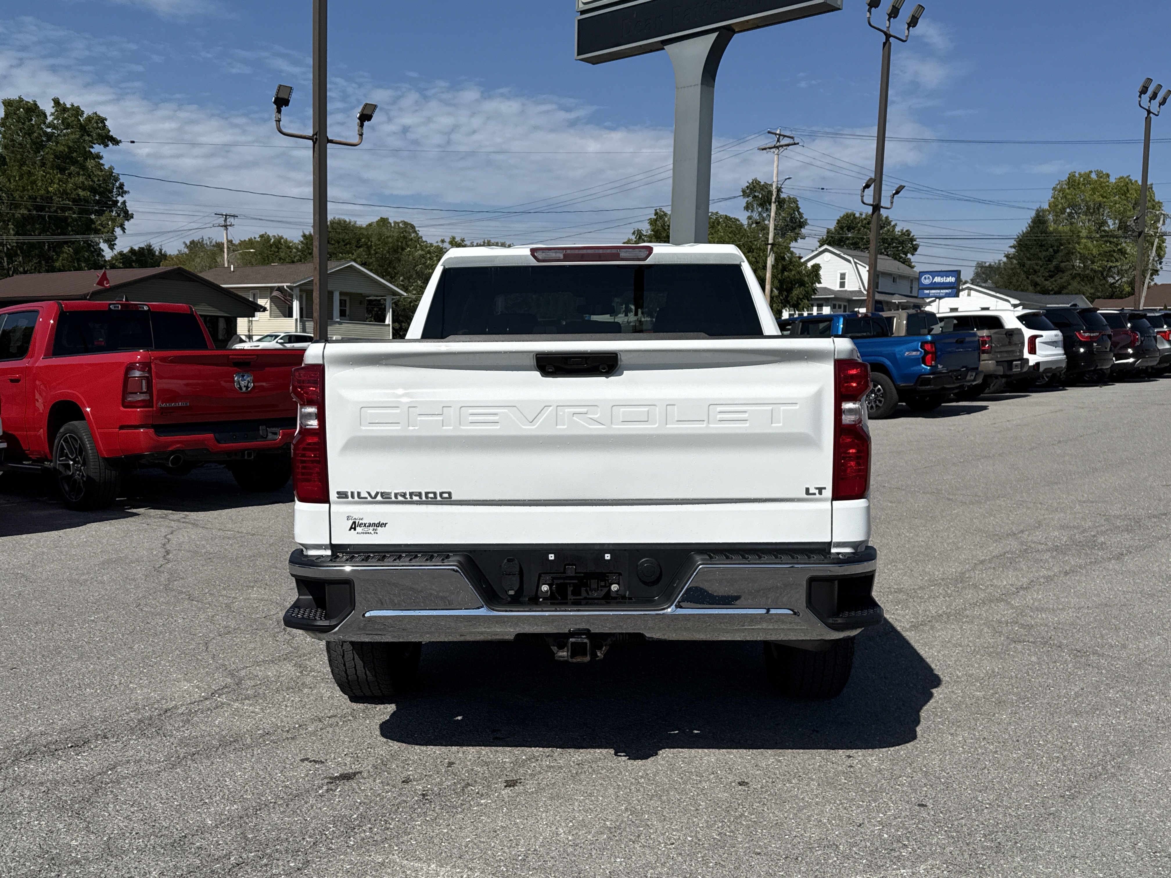 Used 2023 Chevrolet Silverado 1500 LT AWD/4WD image 4