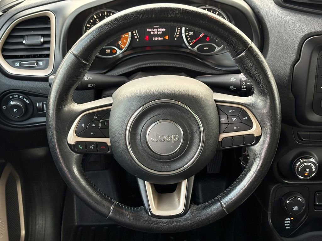 Used 2015 Jeep Renegade Latitude AWD/4WD image 29