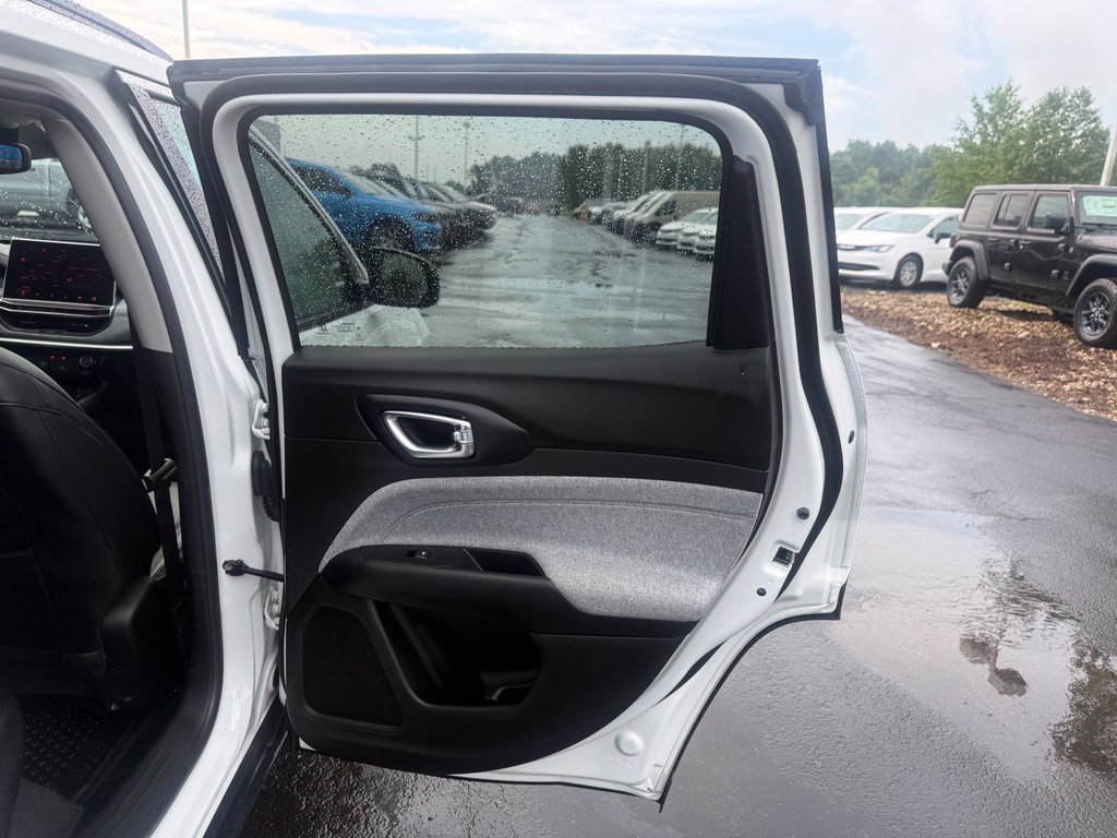 Certified 2022 Jeep Compass Latitude AWD/4WD image 48