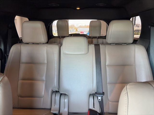 Used 2015 Ford Explorer XLT w/ Equipment Group 202B FWD image 13
