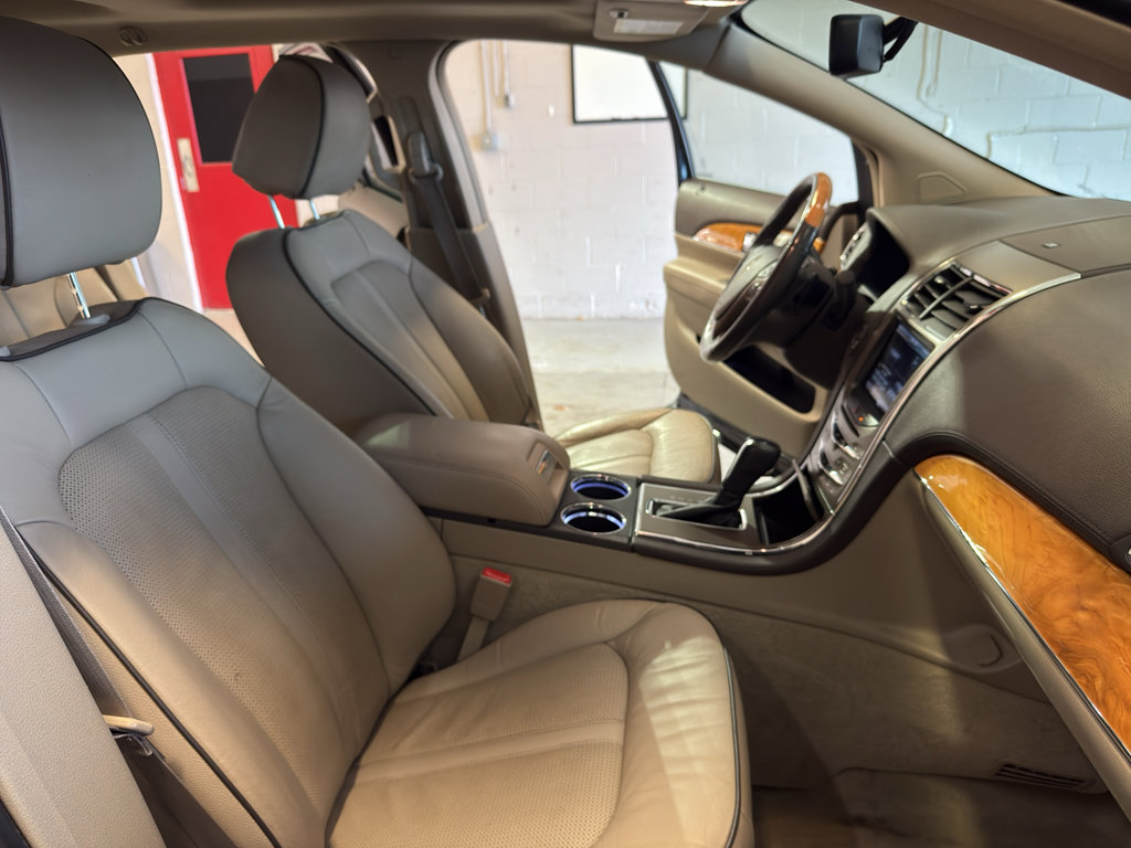 Used 2013 Lincoln MKX AWD image 21