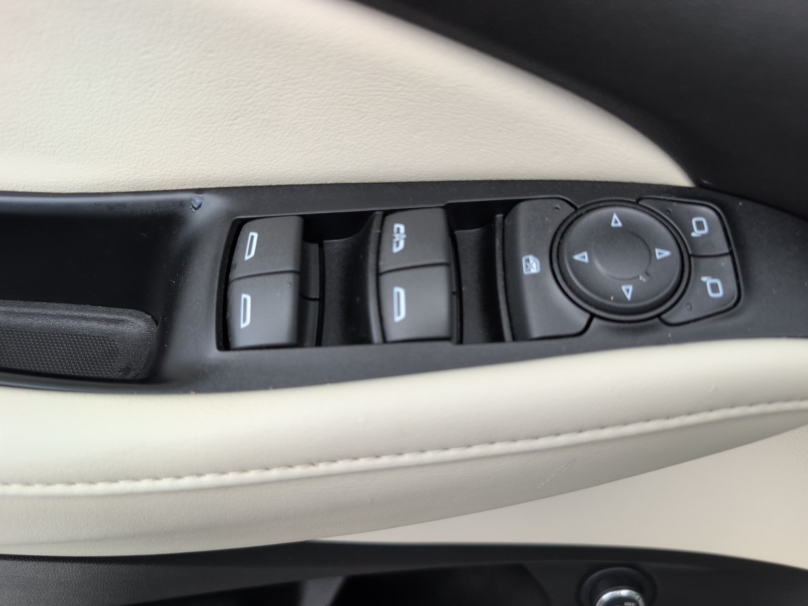 Used 2023 Buick Enclave Essence w/ Experience Buick Package FWD image 13