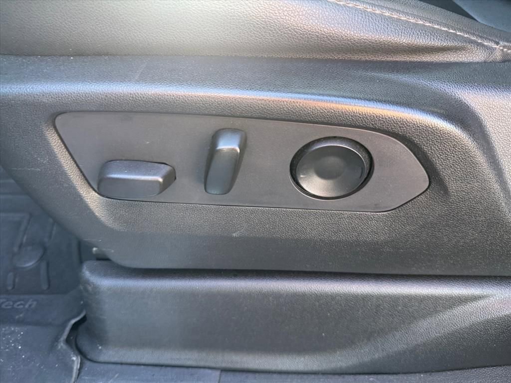 Used 2021 Chevrolet Tahoe Z71 w/ Z71 Off-Road Package image 18