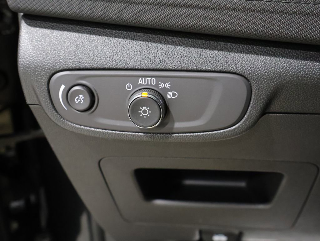 Used 2025 Chevrolet TrailBlazer LT image 32