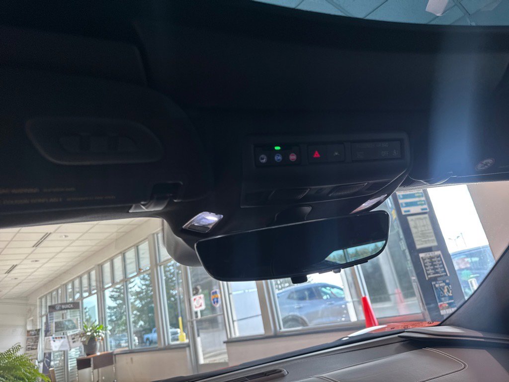 Used 2024 Chevrolet Corvette Stingray Coupe w/ Z51 Performance Package image 18