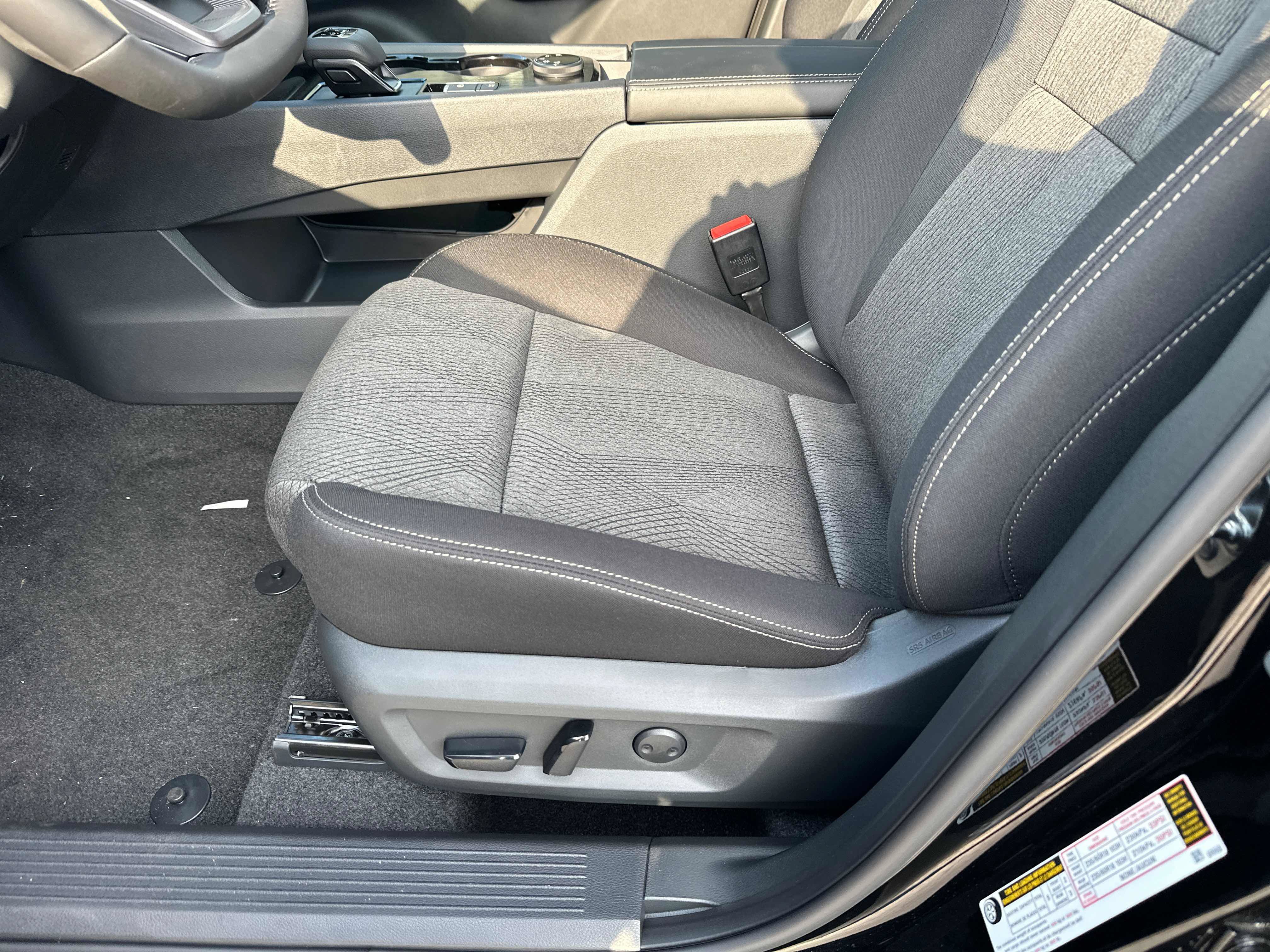 New 2026 Nissan Rogue SV w/ Cold Weather Package AWD/4WD image 23