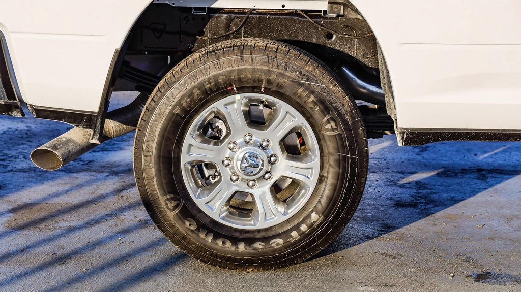 New 2026 RAM 3500 Big Horn AWD/4WD image 12