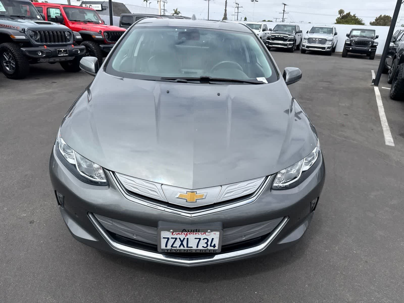 Used 2017 Chevrolet Volt Premier w/ Driver Confidence II Package FWD image 5