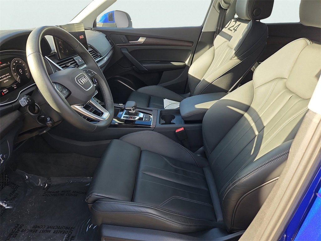 Used 2024 Audi Q5 e Premium w/ Convenience Package image 34