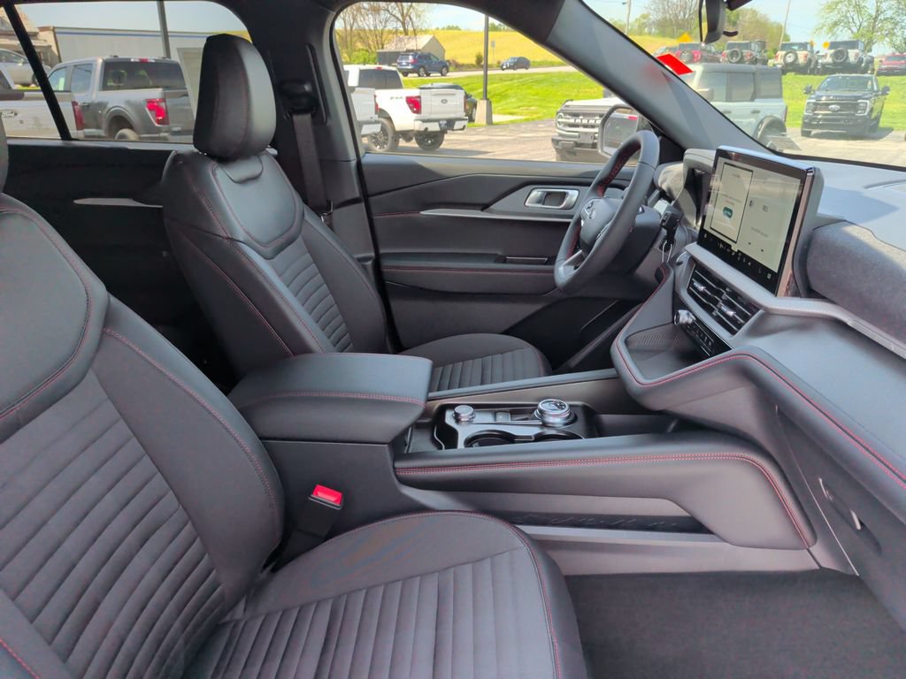New 2026 Ford Explorer ST-Line w/ ST-Line Street Pack AWD/4WD image 9