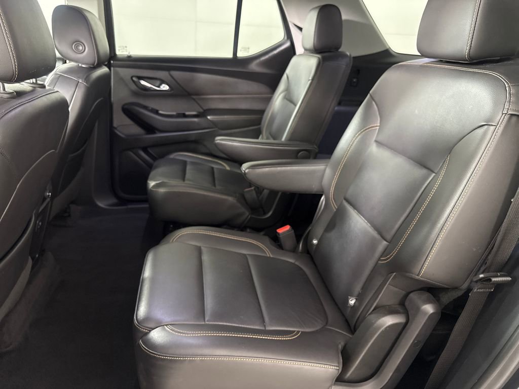Used 2020 Chevrolet Traverse LT w/ Driver Confidence II Package FWD image 13