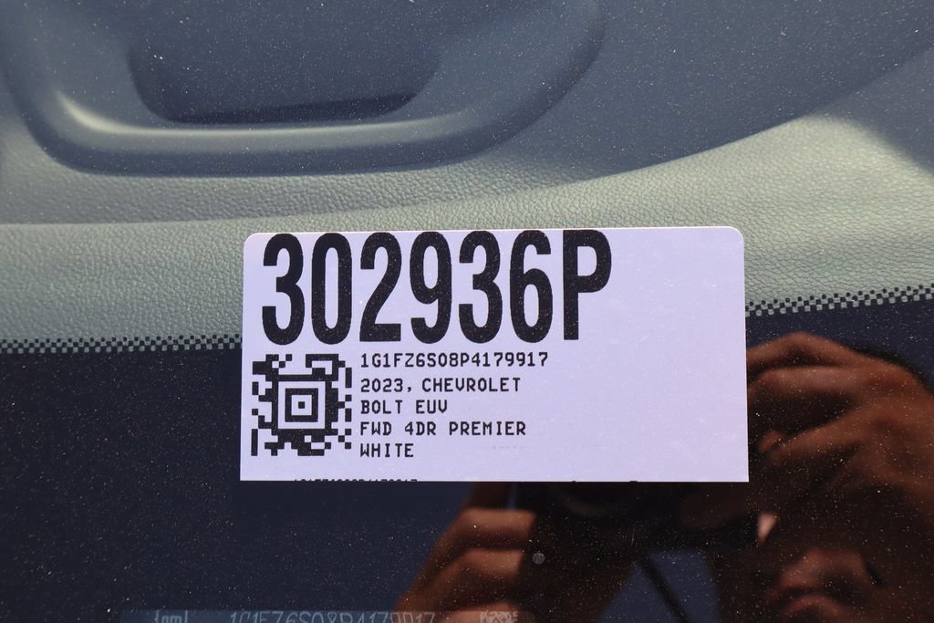 Used 2023 Chevrolet Bolt EUV Premier w/ Super Cruise Package FWD image 39
