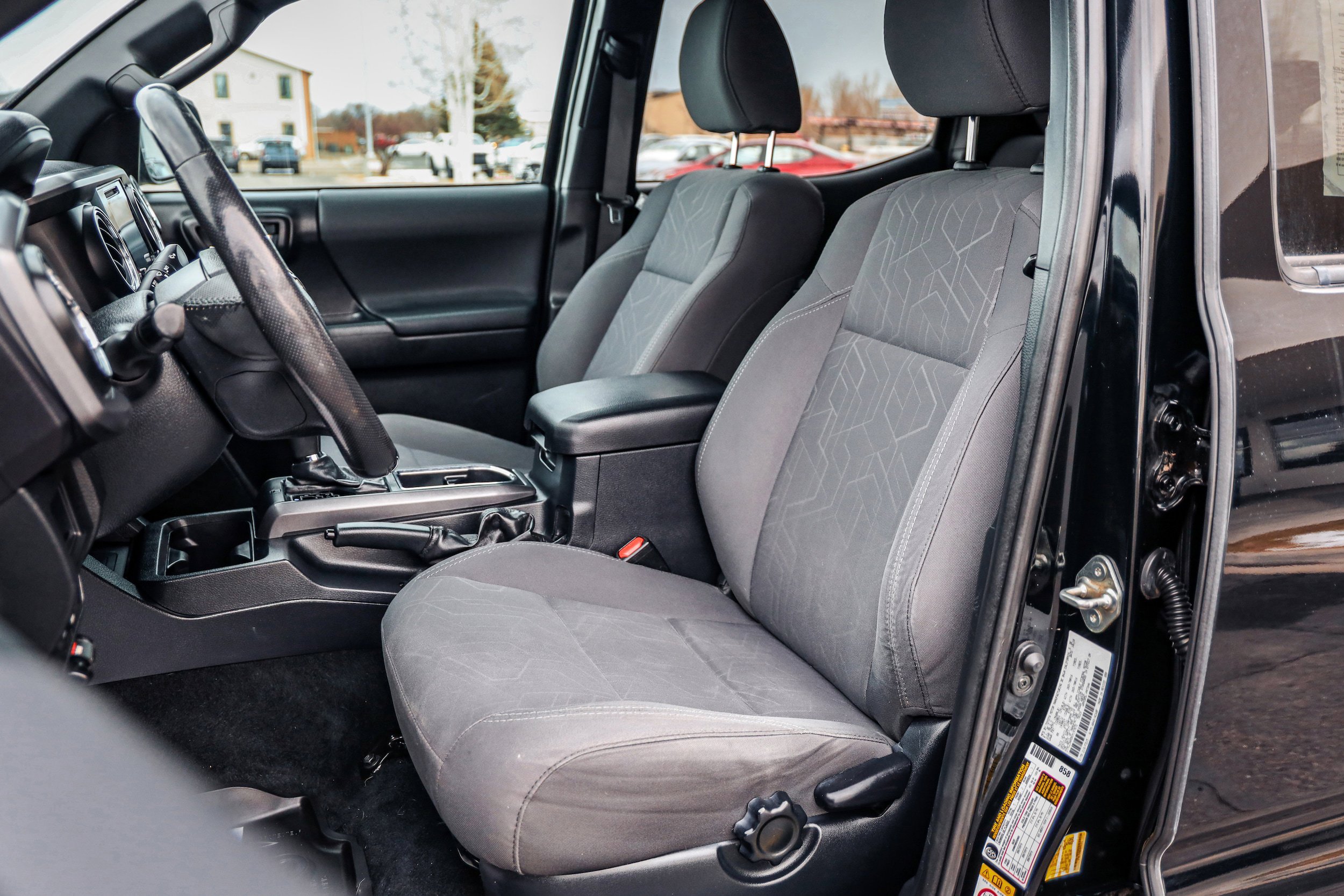 Used 2019 Toyota Tacoma TRD Off-Road image 11