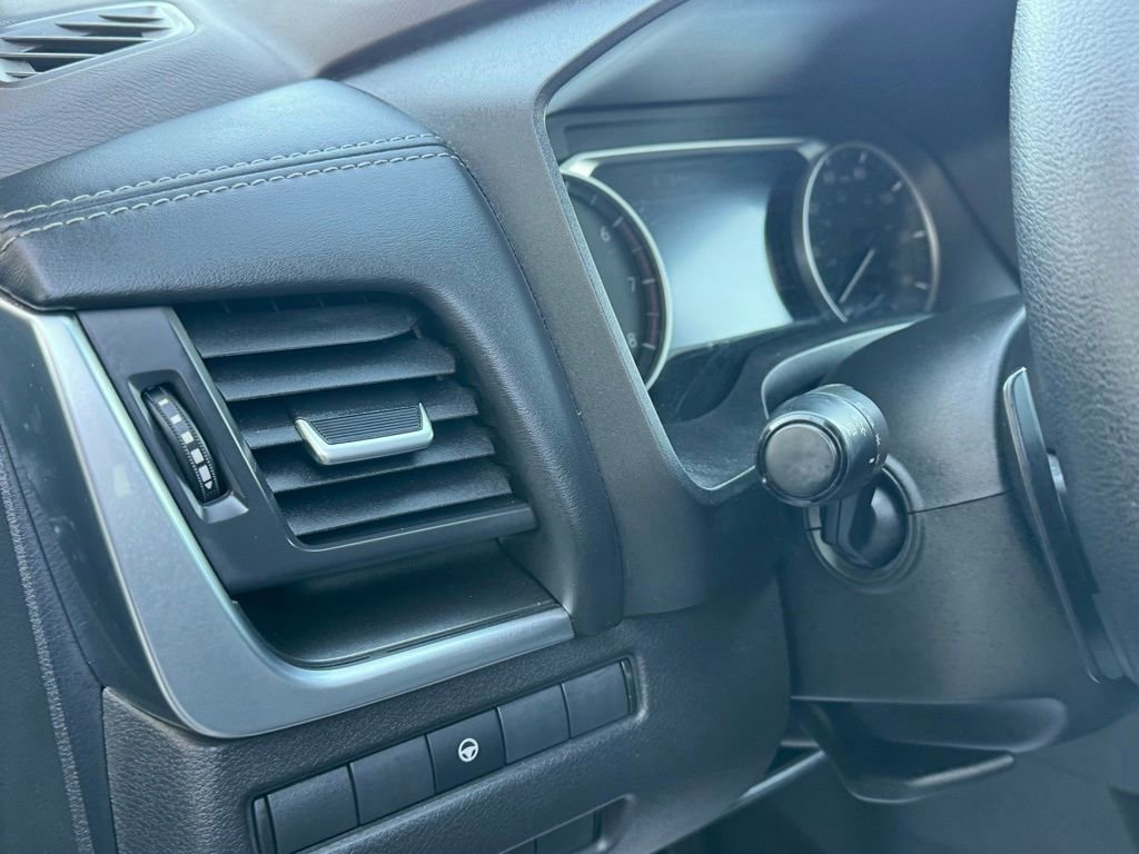 Used 2023 Nissan Rogue SV FWD image 12