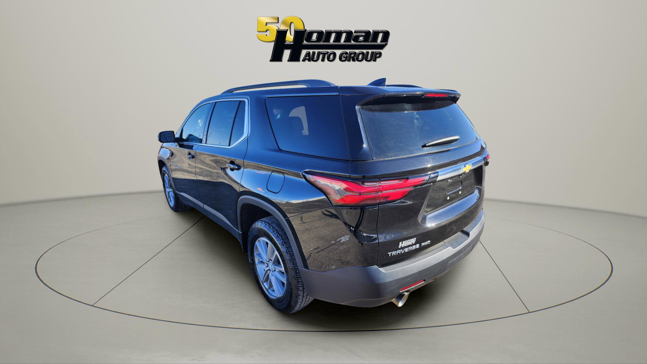 Used 2023 Chevrolet Traverse LT image 3