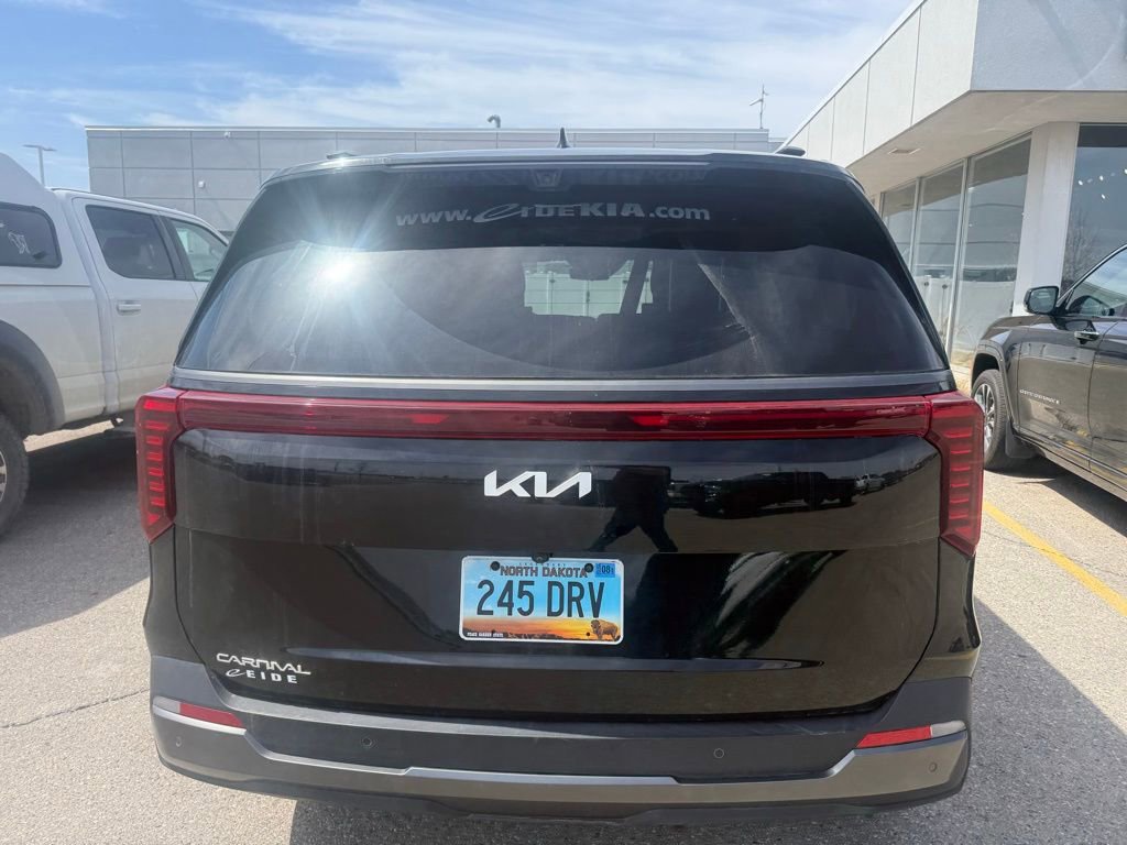 Used 2025 Kia Carnival SX Prestige FWD image 5