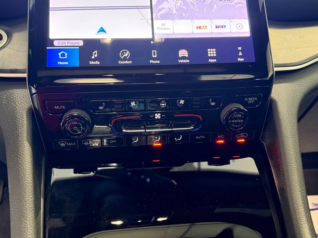 Used 2025 Jeep Grand Cherokee Limited w/ Luxury Tech Group II AWD/4WD image 38