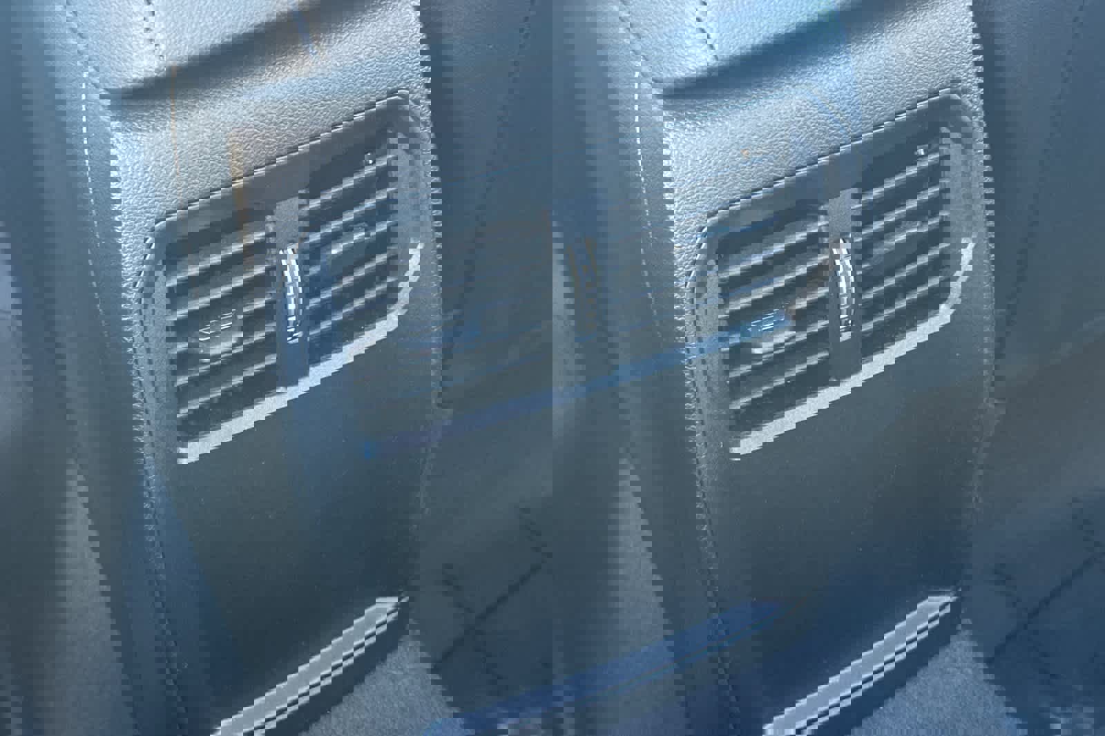 Used 2025 BMW 230i 230i w/ Convenience Package image 14