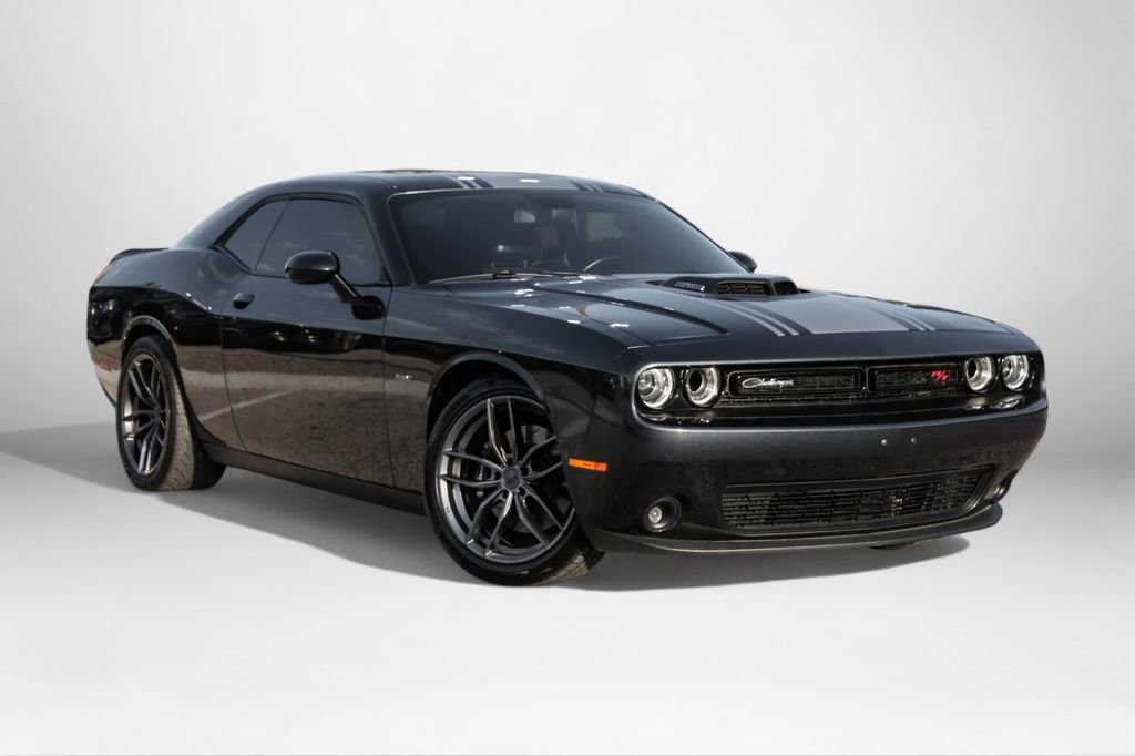 Used 2018 Dodge Challenger R/T Plus image 4