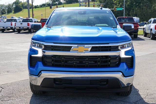New 2026 Chevrolet Silverado 1500 LT w/ Convenience Package II image 2